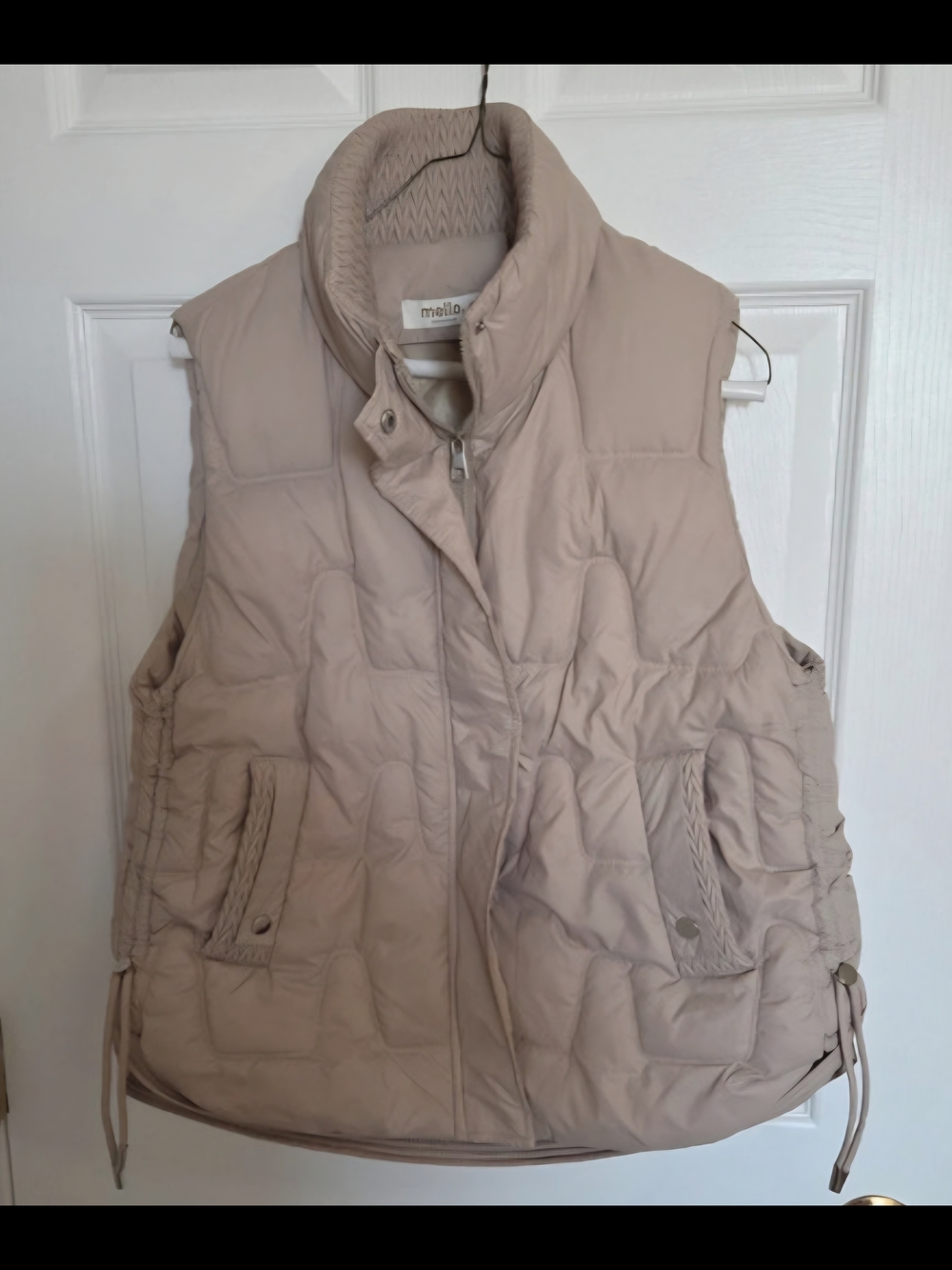 MELLO Light Beige Quilted Puffer Vest